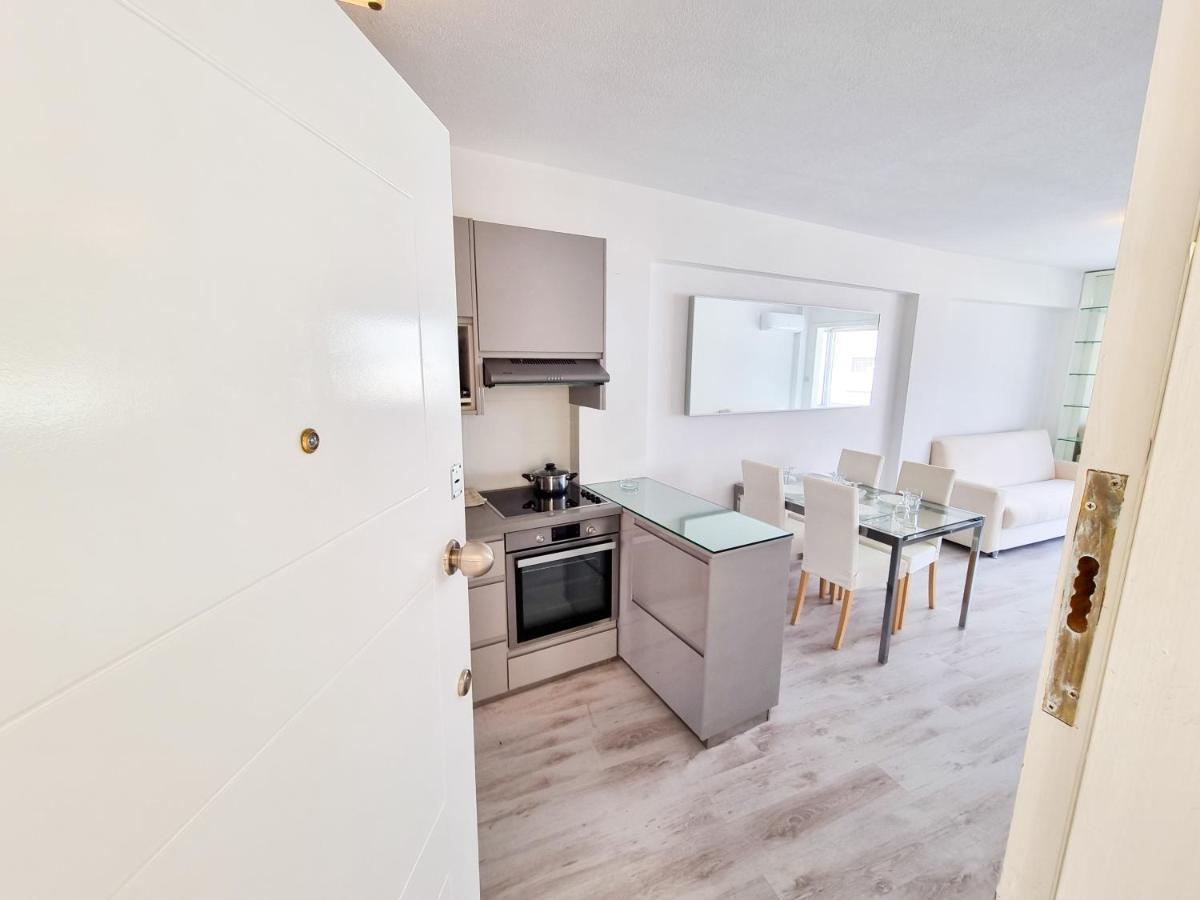 Cheer Up City Apartment, Near To The Finikoudes Beach Larnaca Buitenkant foto