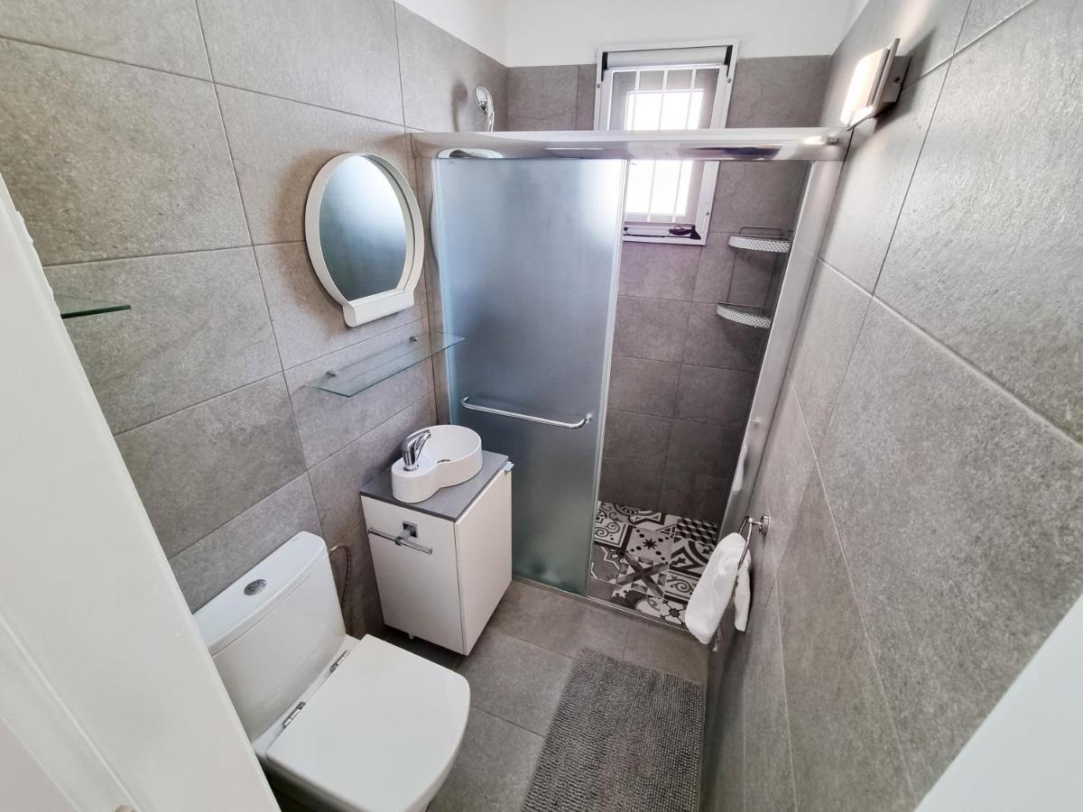 Cheer Up City Apartment, Near To The Finikoudes Beach Larnaca Buitenkant foto