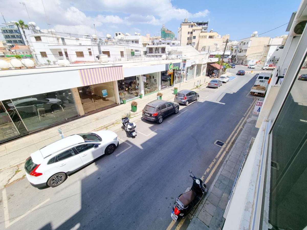 Cheer Up City Apartment, Near To The Finikoudes Beach Larnaca Buitenkant foto