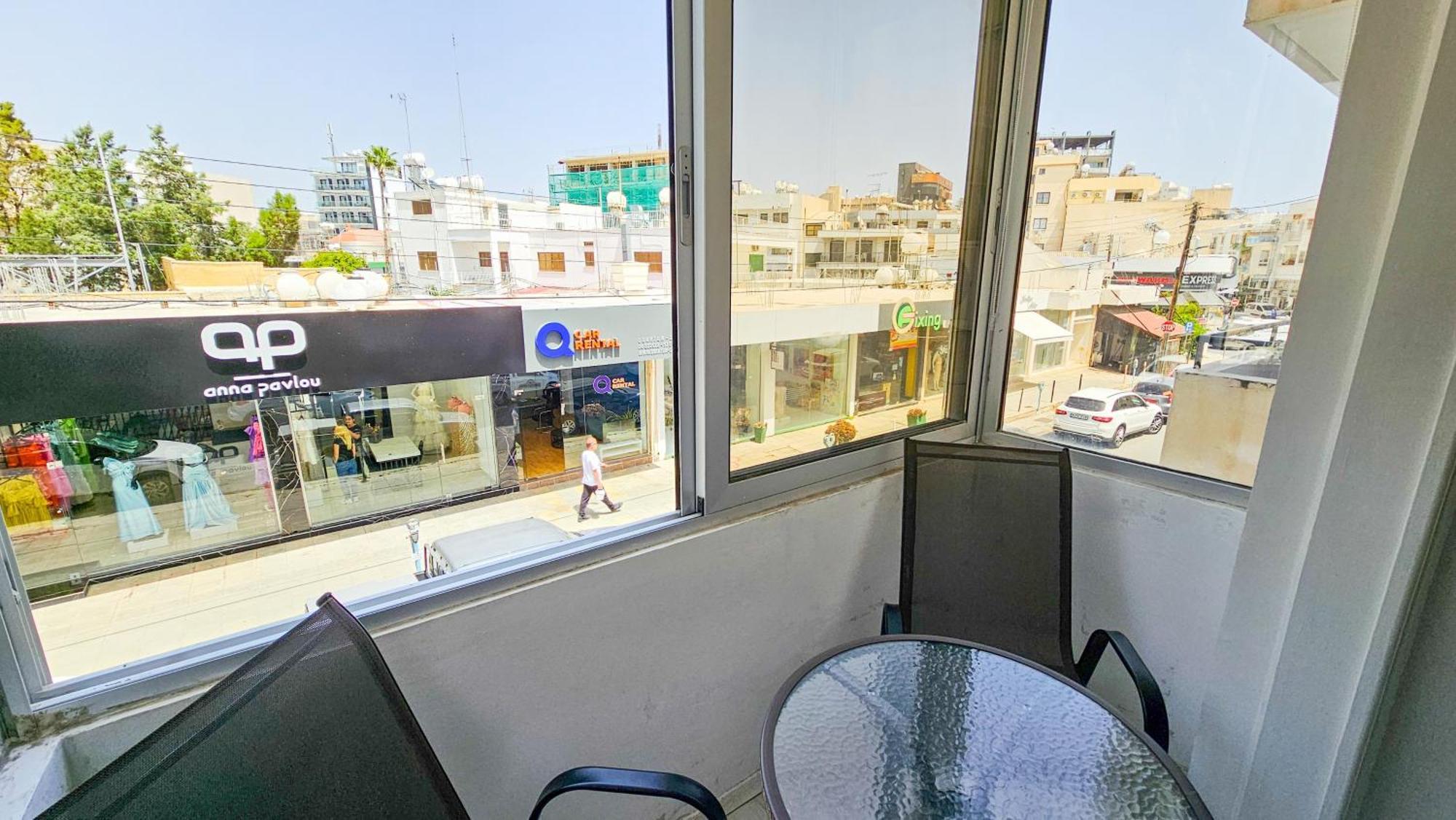 Cheer Up City Apartment, Near To The Finikoudes Beach Larnaca Buitenkant foto