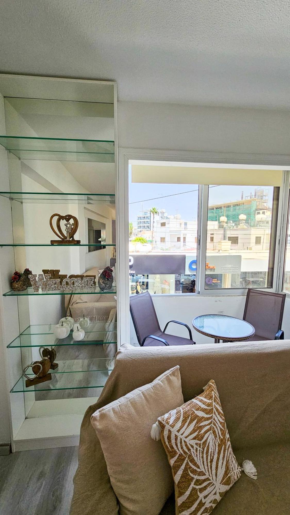 Cheer Up City Apartment, Near To The Finikoudes Beach Larnaca Buitenkant foto